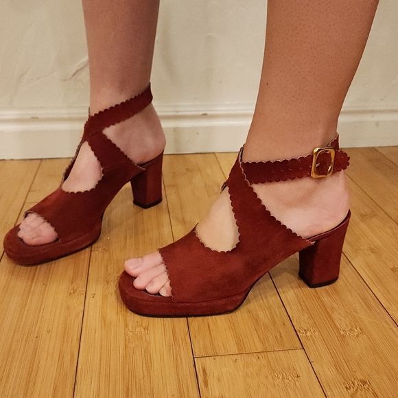 Margaret Jerrold Shoes - Vintage Margaret Jerrold scalloped red suede heels
